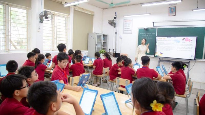 Học sinh trường Sài Đồng thích thú trải nghiệm thư viện số Nexta eTeacher