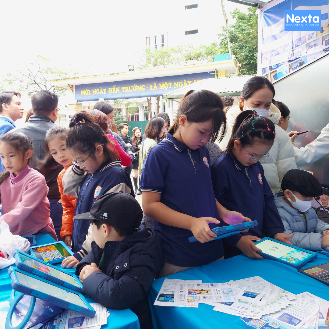 Mô hình Lớp Học Thông Minh Nexta tại ngày hội CNTT và STEM ngành GD & ĐT Quận Cầu Giấy năm 2024